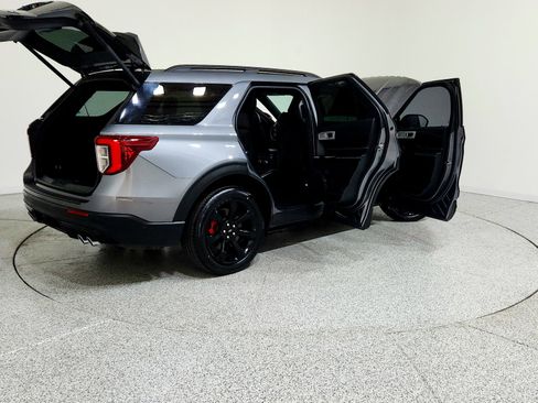 Used 2022 Ford Explorer ST w/ Equipment Group 401A image 7