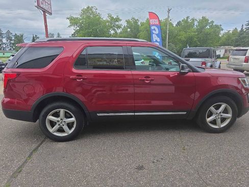 Used 2016 Ford Explorer XLT w/ Equipment Group 202A AWD/4WD image 6
