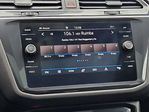 Certified 2022 Volkswagen Tiguan SE R-Line image 20