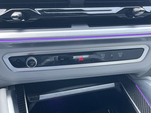 Used 2025 BMW XM image 6