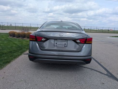 Used 2024 Nissan Altima 2.5 SV image 8