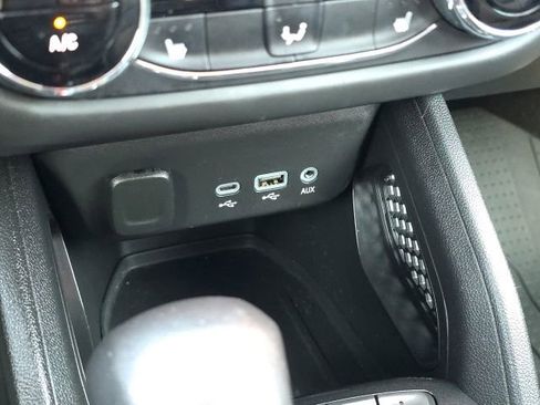 Used 2021 Chevrolet TrailBlazer ACTIV w/ Sun and Liftgate Package FWD image 34