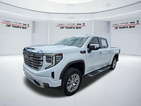 Used 2022 GMC Sierra 1500 Denali AWD/4WD image 2