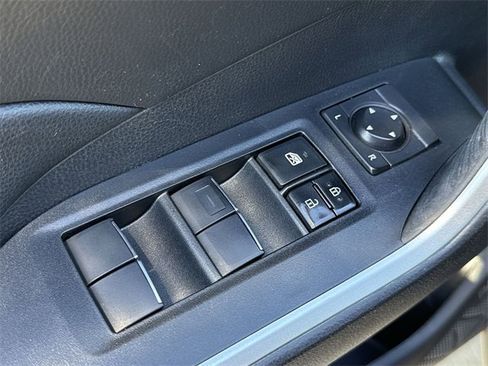 Used 2021 Toyota RAV4 XLE Premium image 17