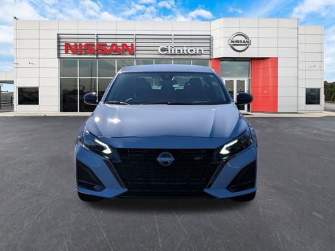 New 2025 Nissan Altima 2.5 SR image 8