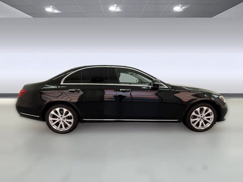 Certified 2018 Mercedes-Benz E 300 4MATIC image 7