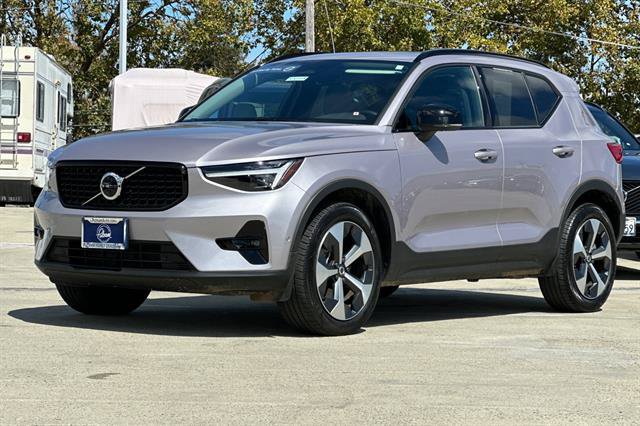 Certified 2026 Volvo XC40 B5 Plus AWD/4WD image 7