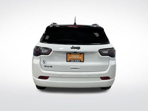 Used 2024 Jeep Compass Limited w/ High Altitude Package image 15