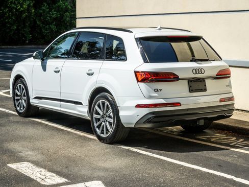 Used 2023 Audi Q7 2.0T Premium Plus w/ Premium Plus Package AWD/4WD image 5