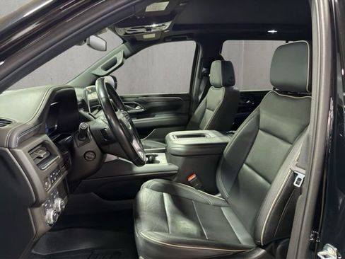 Used 2022 GMC Yukon SLT w/ SLT Luxury Package AWD/4WD image 4