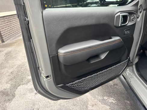 Used 2023 Jeep Gladiator Mojave w/ LED Lighting Group AWD/4WD image 19