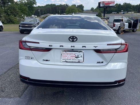 Used 2026 Toyota Camry XLE FWD image 3
