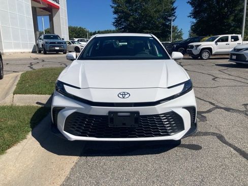 New 2026 Toyota Camry SE image 2