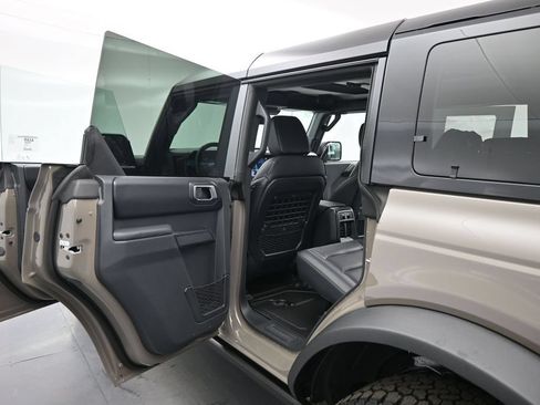 New 2026 Ford Bronco Badlands AWD/4WD image 17
