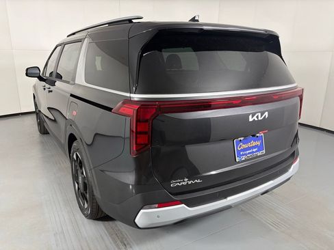 New 2026 Kia Carnival EX FWD image 6