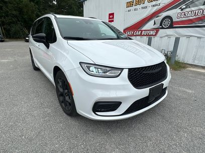 Used 2025 Chrysler Pacifica Limited