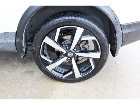 Used 2020 Nissan Rogue Sport SL w/ Premium Package FWD image 10