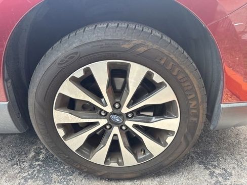 Used 2017 Subaru Outback 2.5i Limited AWD/4WD image 9