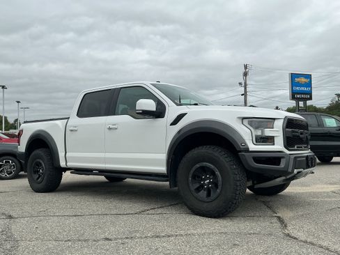 Used 2018 Ford F150 Raptor w/ Equipment Group 802A Luxury AWD/4WD image 2