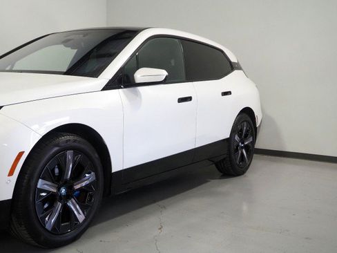 Used 2024 BMW iX xDrive50 w/ Premium Package AWD/4WD image 68