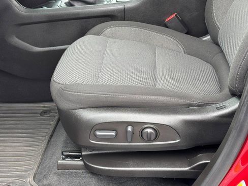 Certified 2023 Chevrolet Traverse LT FWD image 16