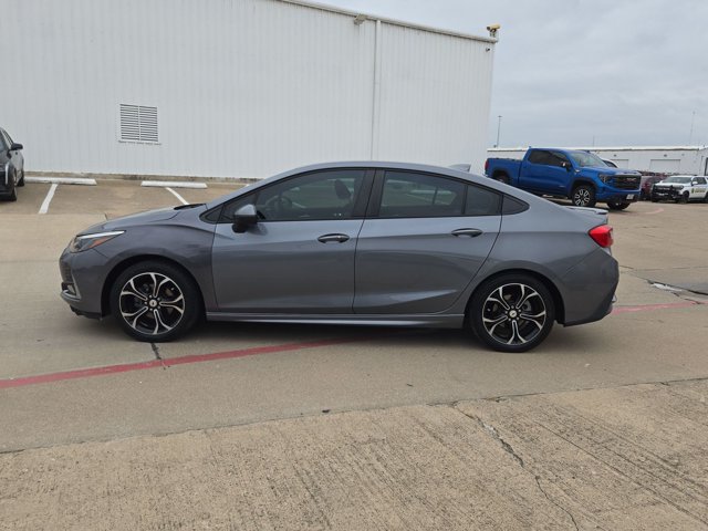 Used 2019 Chevrolet Cruze LT w/ Convenience Package FWD image 9
