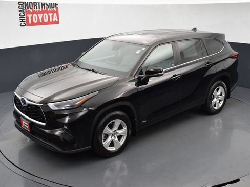 Used 2023 Toyota Highlander LE AWD/4WD image 26
