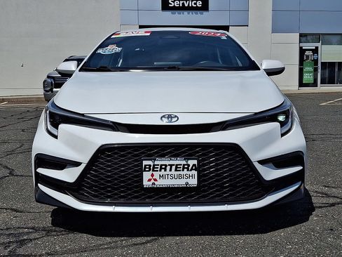 Used 2024 Toyota Corolla SE FWD image 2