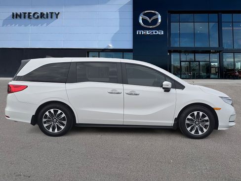 Used 2024 Honda Odyssey EX-L image 3