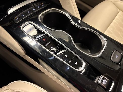 Used 2022 Buick Envision Avenir w/ Technology Package II image 39