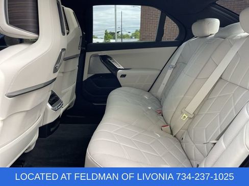 Used 2024 BMW 740i xDrive w/ Executive Package AWD/4WD image 26