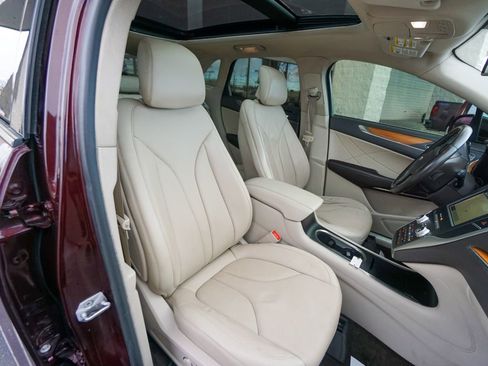 Used 2017 Lincoln MKC Select w/ Select Plus Package image 27