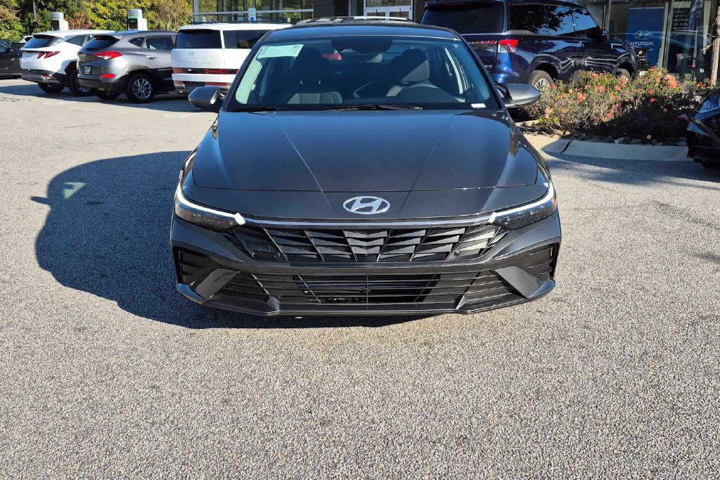 New 2026 Hyundai Elantra SE FWD image 2