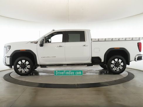 Used 2025 GMC Sierra 2500 Denali w/ Denali Reserve Package image 9