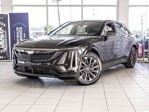 Used 2024 Cadillac Lyriq Sport image 6