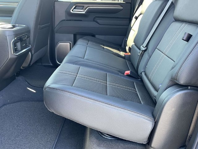 New 2026 Chevrolet Silverado 2500 High Country w/ Midnight Edition AWD/4WD image 10