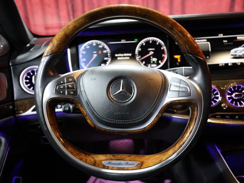 Used 2014 Mercedes-Benz S 550 Sedan image 17