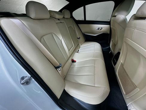 Used 2022 BMW 330i Sedan w/ M Sport Package image 28