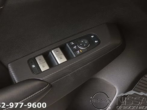 Used 2025 Mitsubishi Outlander SE FWD image 11