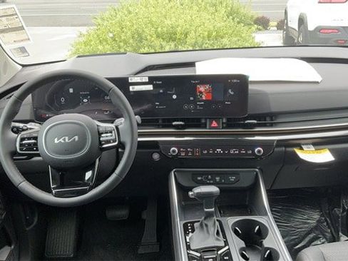 New 2025 Kia Carnival SX Prestige image 14