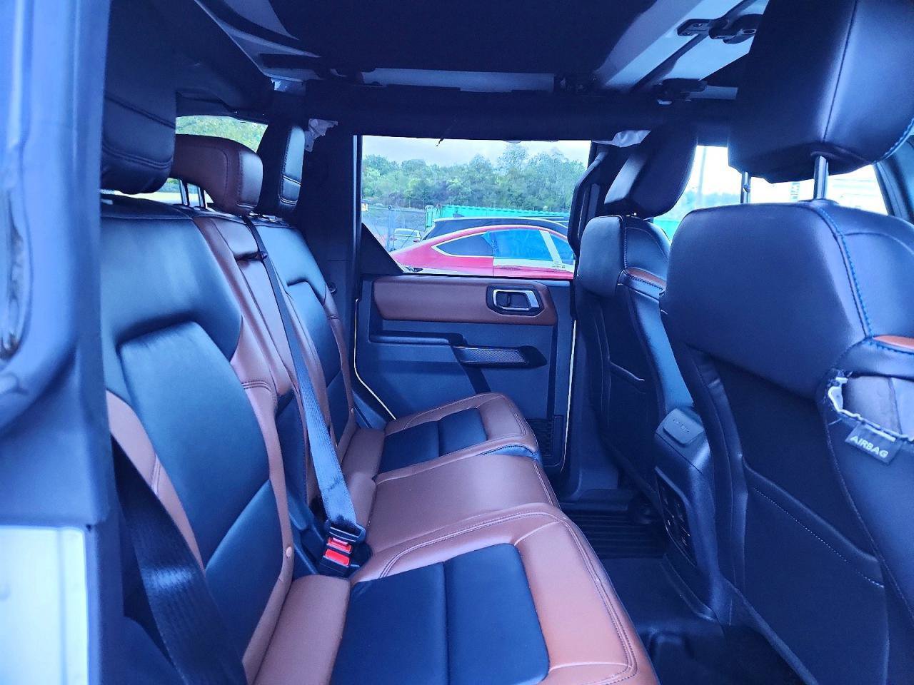 Used 2024 Ford Bronco Outer Banks AWD/4WD image 7