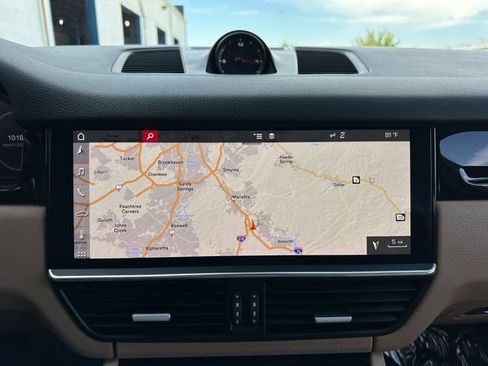 Used 2019 Porsche Cayenne AWD/4WD image 22
