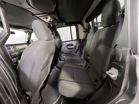Used 2023 Jeep Gladiator Willys image 22