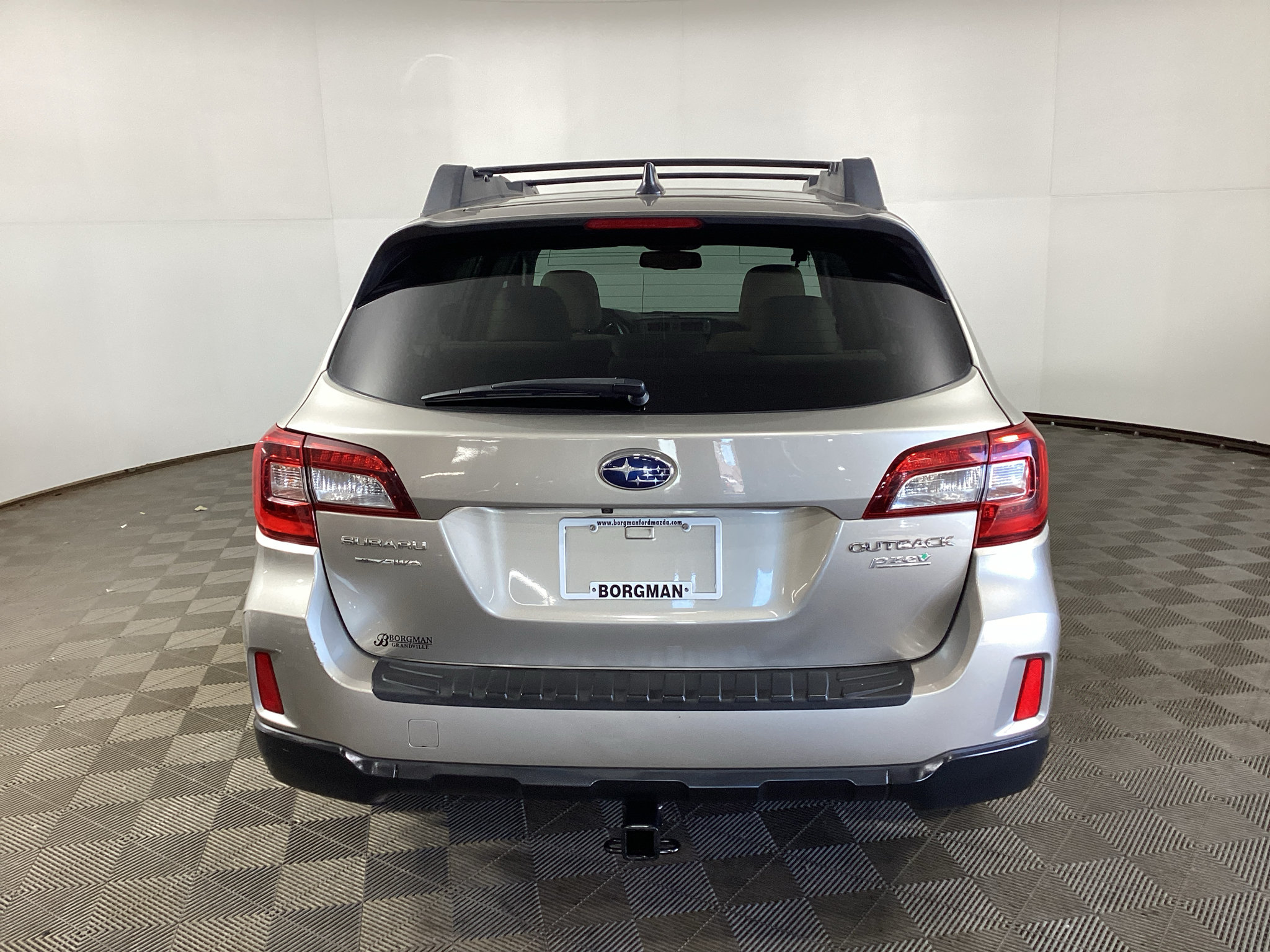 Used 2016 Subaru Outback 2.5i Premium AWD/4WD image 3