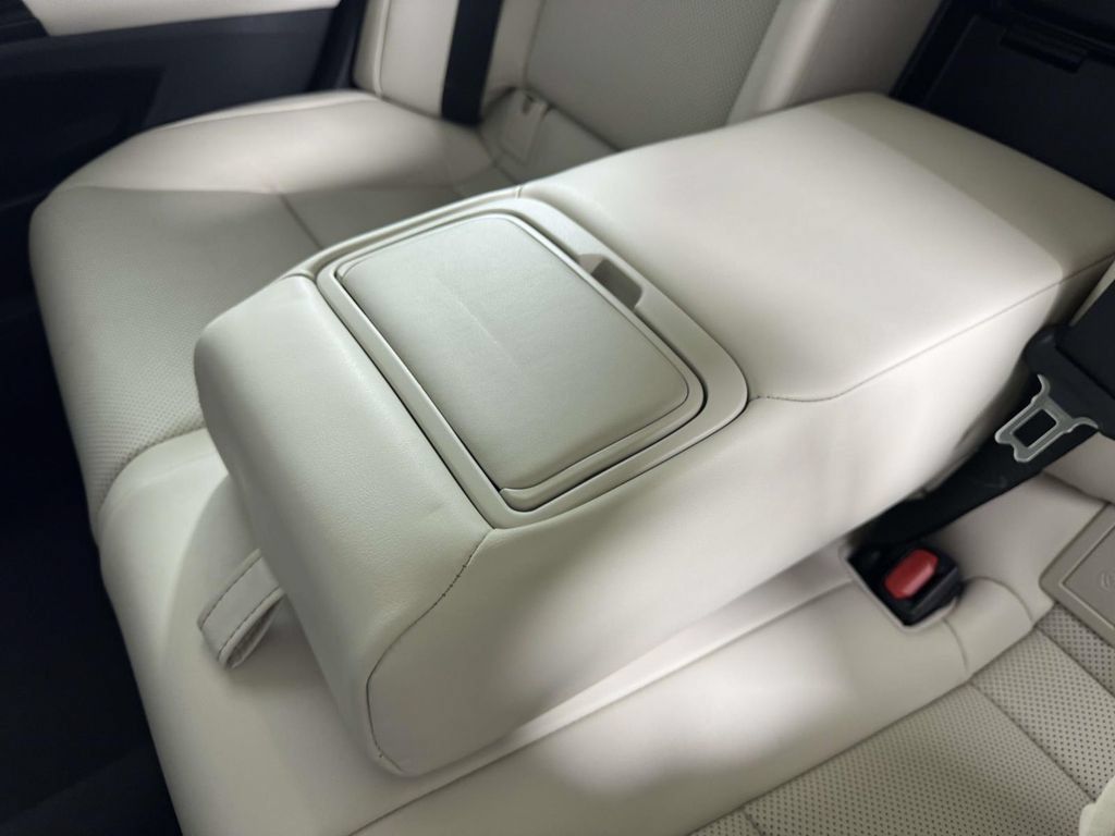 Used 2024 Lexus ES 350 w/ Premium Package FWD image 33