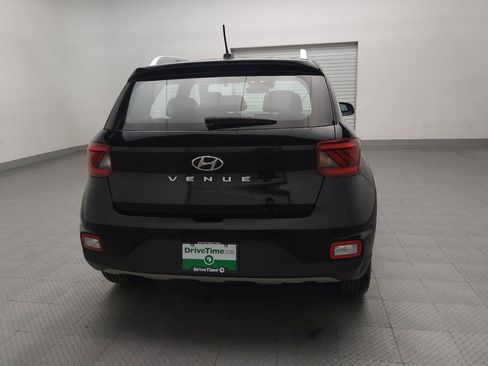Used 2023 Hyundai Venue SEL image 7