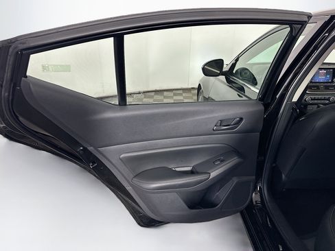 Used 2025 Nissan Altima 2.5 SV image 25