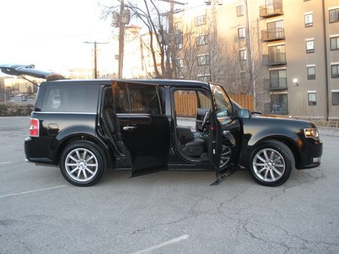 Used 2019 Ford Flex Limited image 23