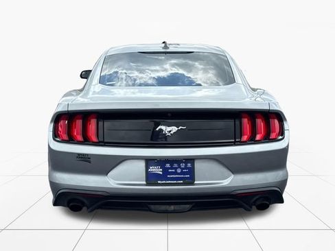 Used 2020 Ford Mustang Coupe RWD image 4