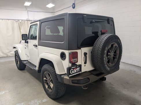 Used 2017 Jeep Wrangler Sahara AWD/4WD image 9